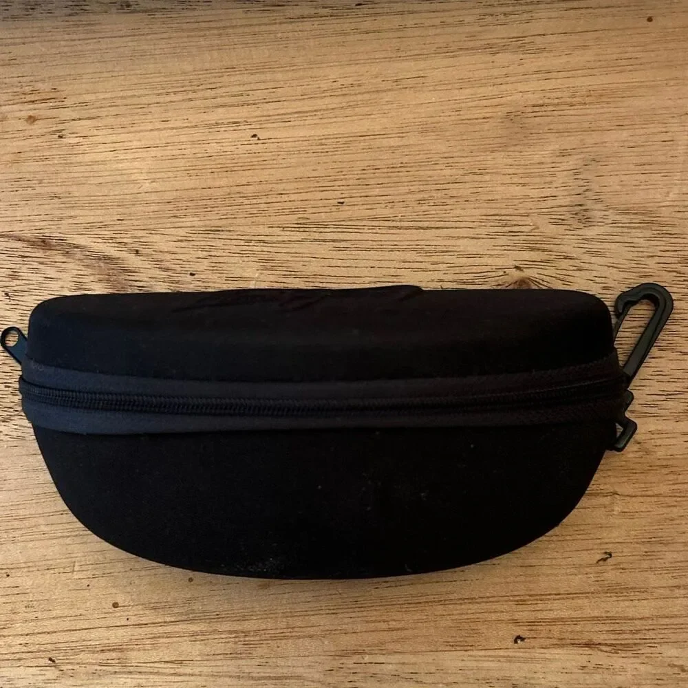 Maui Jim sport Hard Zip around sunglass eyeglass case with clip brown ￼